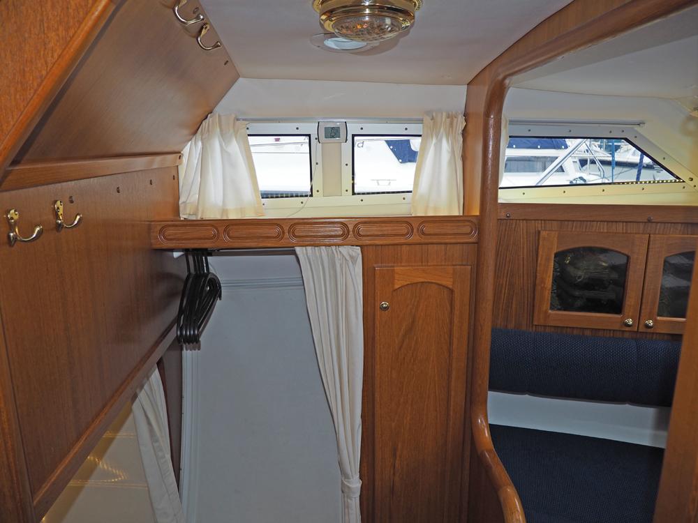Cabin en avant, H&eacute;bergements